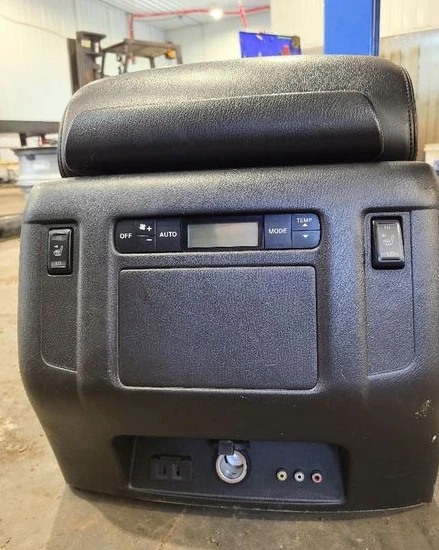 Infiniti QX56 2011-2013 consola central de piso con entretenimiento trasero negro Foto 4 de 4