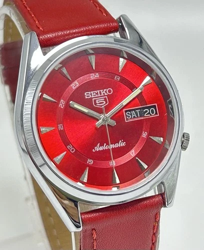 Vintage Seiko 5 Red Dial Day-Date Automatic Movement No.7009A Men Wrist Watch