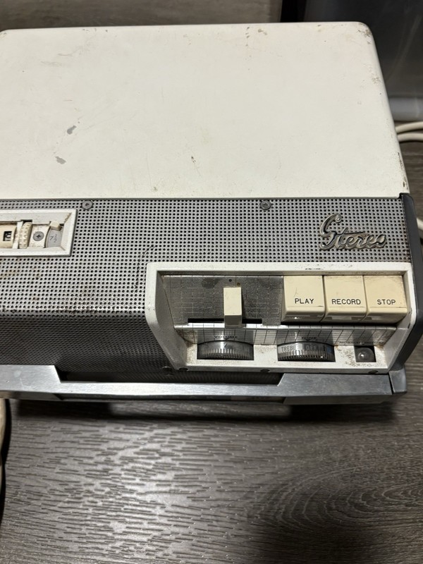 Vintage Wollensak  T-1515. Stereo play version, 4-track.