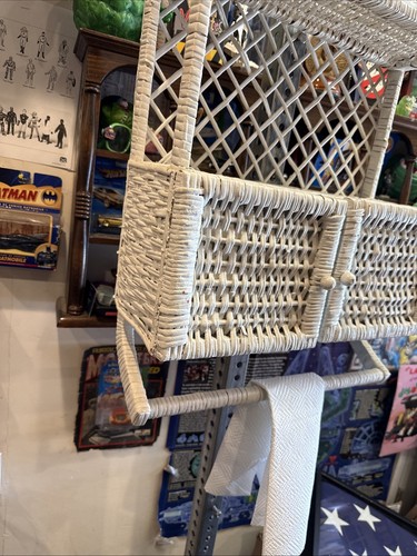 Vintage White Wicker Wall Mounted Towel Rack Shelf Combo Bathroom 24x19” - Picture 4 of 12
