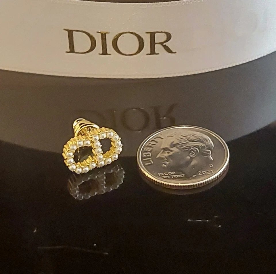 PENDIENTES DIOR CD PERLAS - Caja y bolsa antipolvo incluidos Foto 3 de 4
