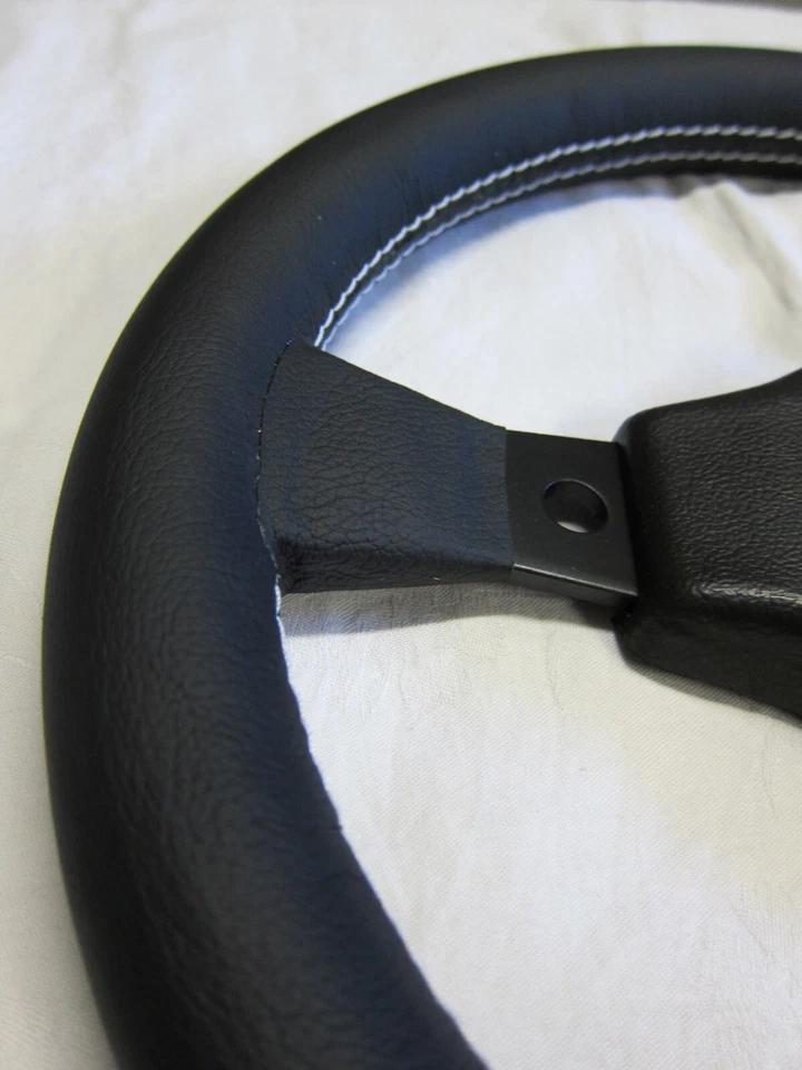 Volante Lamborghini Countach QV, 5000 S + almohadilla de goma + emblema insignia bocina Foto 4 de 4