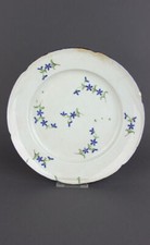 Niderviller Lothringen Teller mit blauen Blumen  „décor au barbeau“ 18.Jahrh.