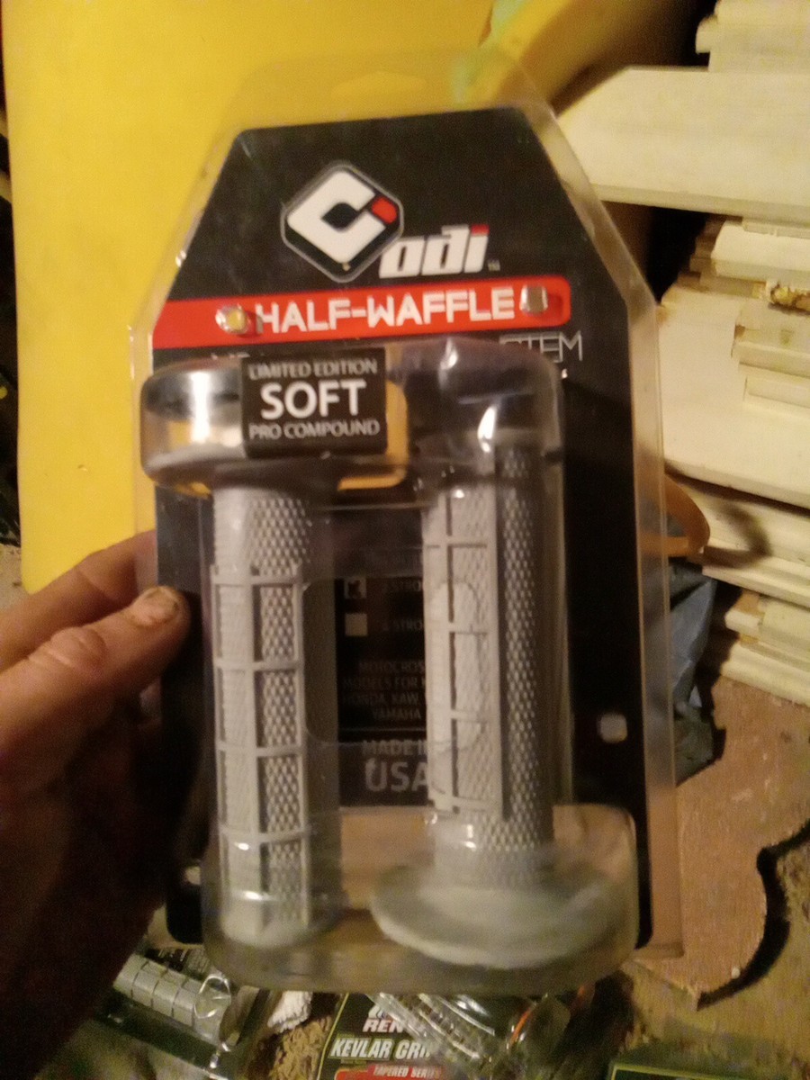 ODI H36HWG V2 Waffle Lock-On Grips Half Waffle Soft Gray