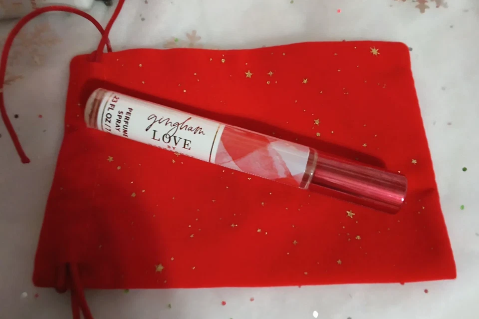 Bath & body works GINGHAM LOVE eau de parfum, mini perfume, bolsa corazón y extras Foto 4 de 4