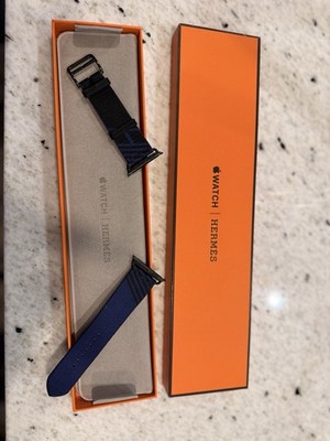 Apple Watch Hermes Jumping Single Tour Noir/Bleu Saphir. 42-49mm Watch