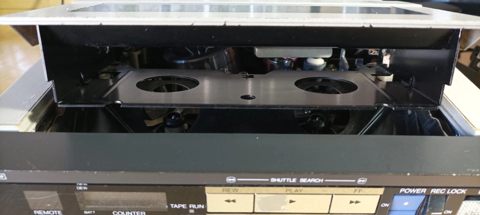 JVC BR 6200 EG Videoregistratore Professionale - Immagine 2 di 4