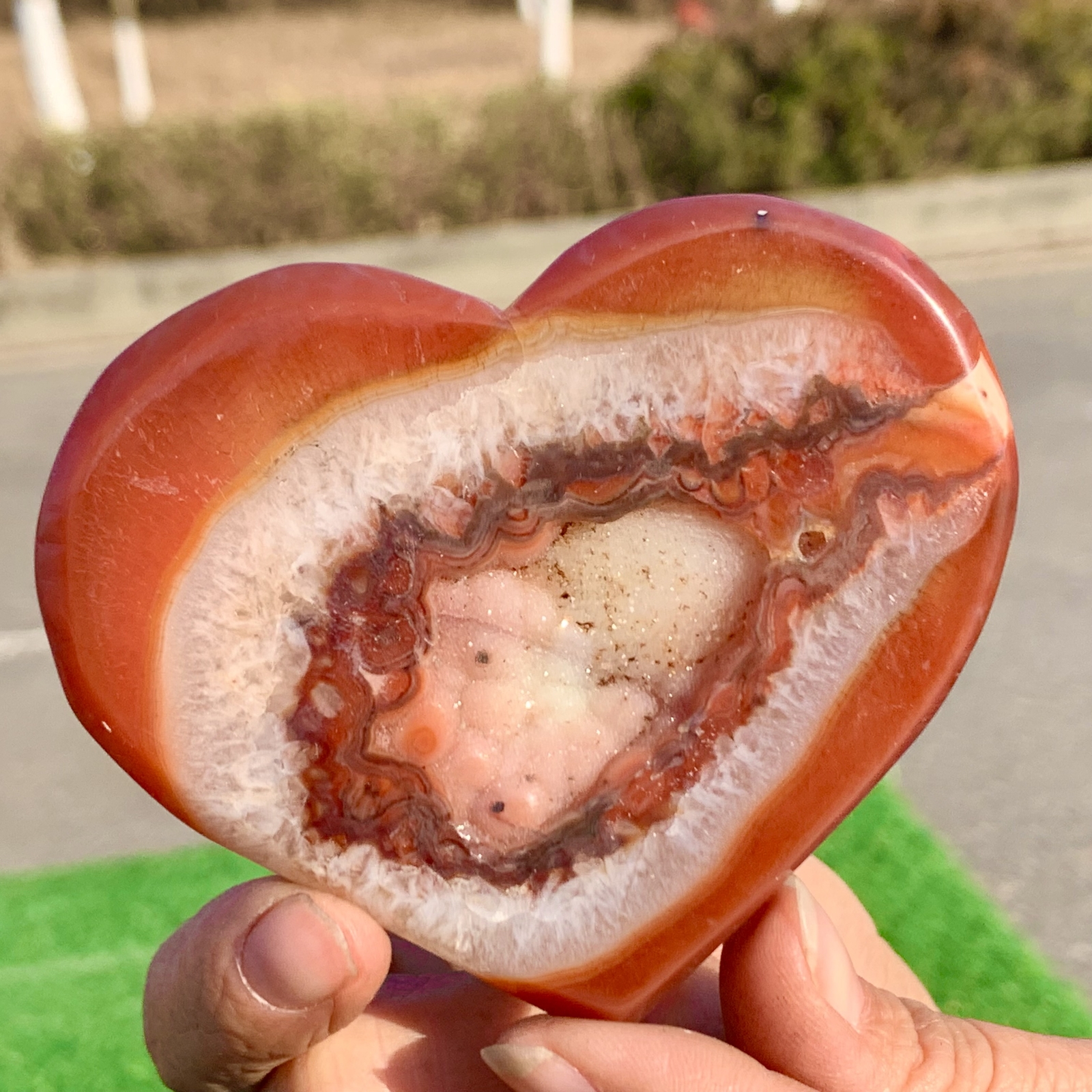 140G Natural Agate Amethyst Heart Crystal Healing Stone Cave Geode
