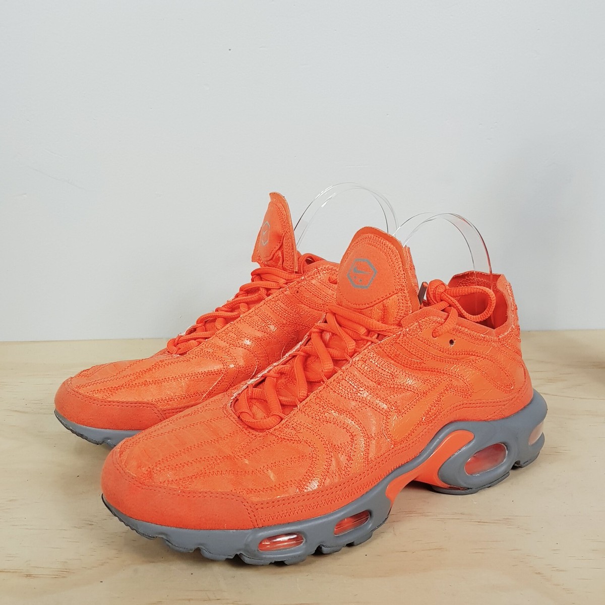 nike air max plus decon orange