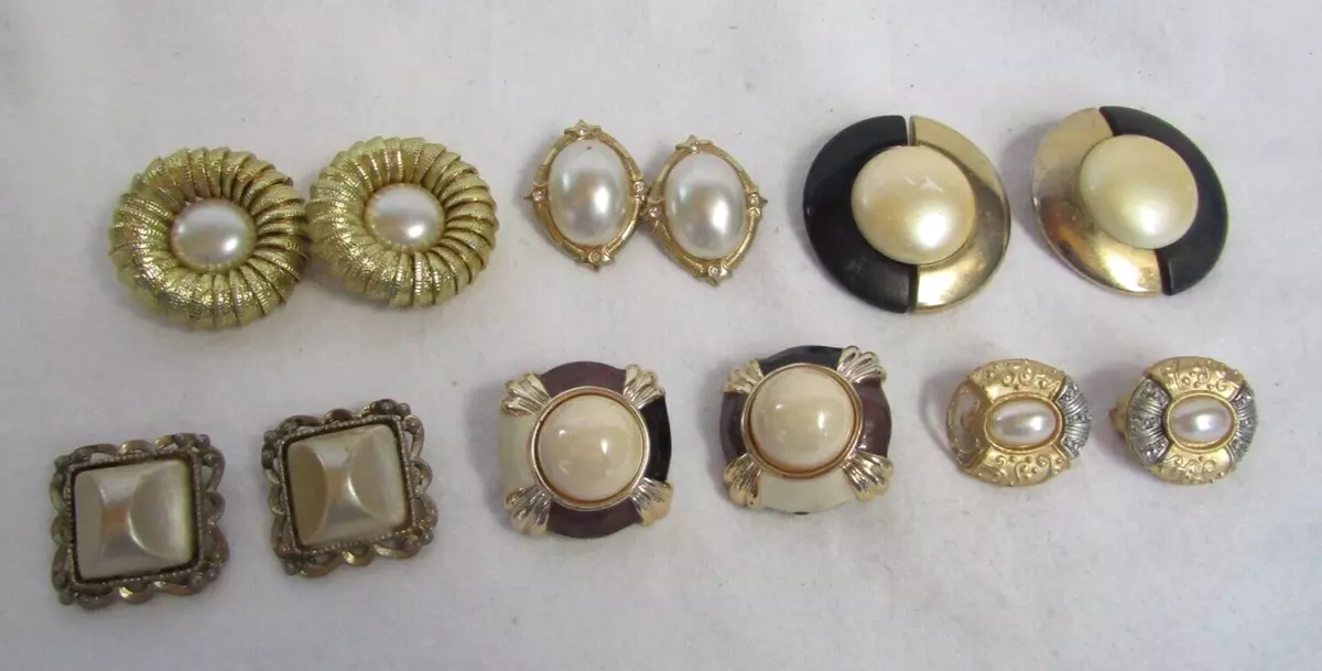 VINTAGE COSTUME JEWELRY 6 PAIR OF LARGE SILVER AND GOLD TONE CLIP ON  EARRINGS