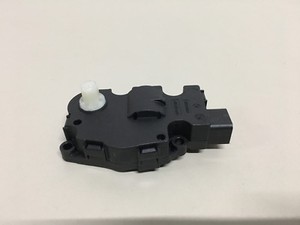 Audi A4 8K B8 A5 Stellmotor Klimaanlage Heizung Klimakasten Behr K9749004