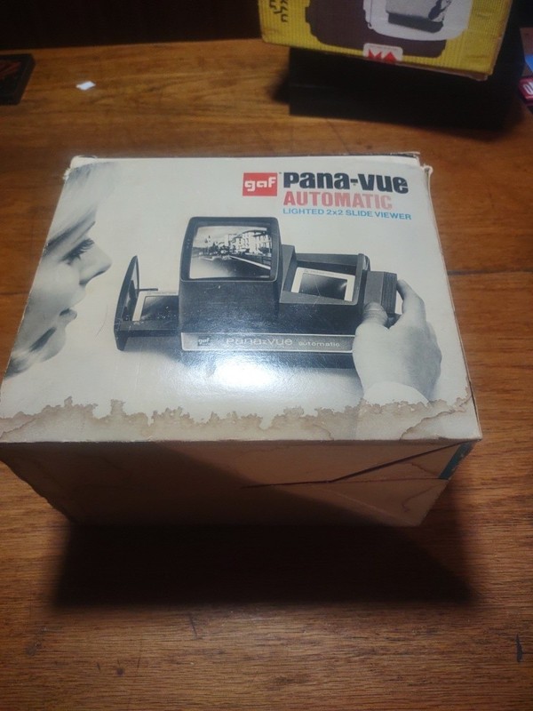 Vintage GAF Pana-Vue Automatic Lighted 2x2 Slide Viewer in Original Box