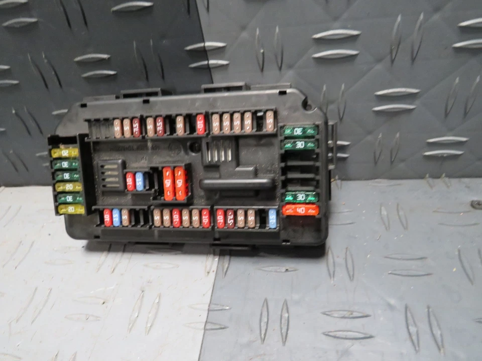2015 BMW 428I Cabin Fuse Box6114933787901 - Image 3 of 4