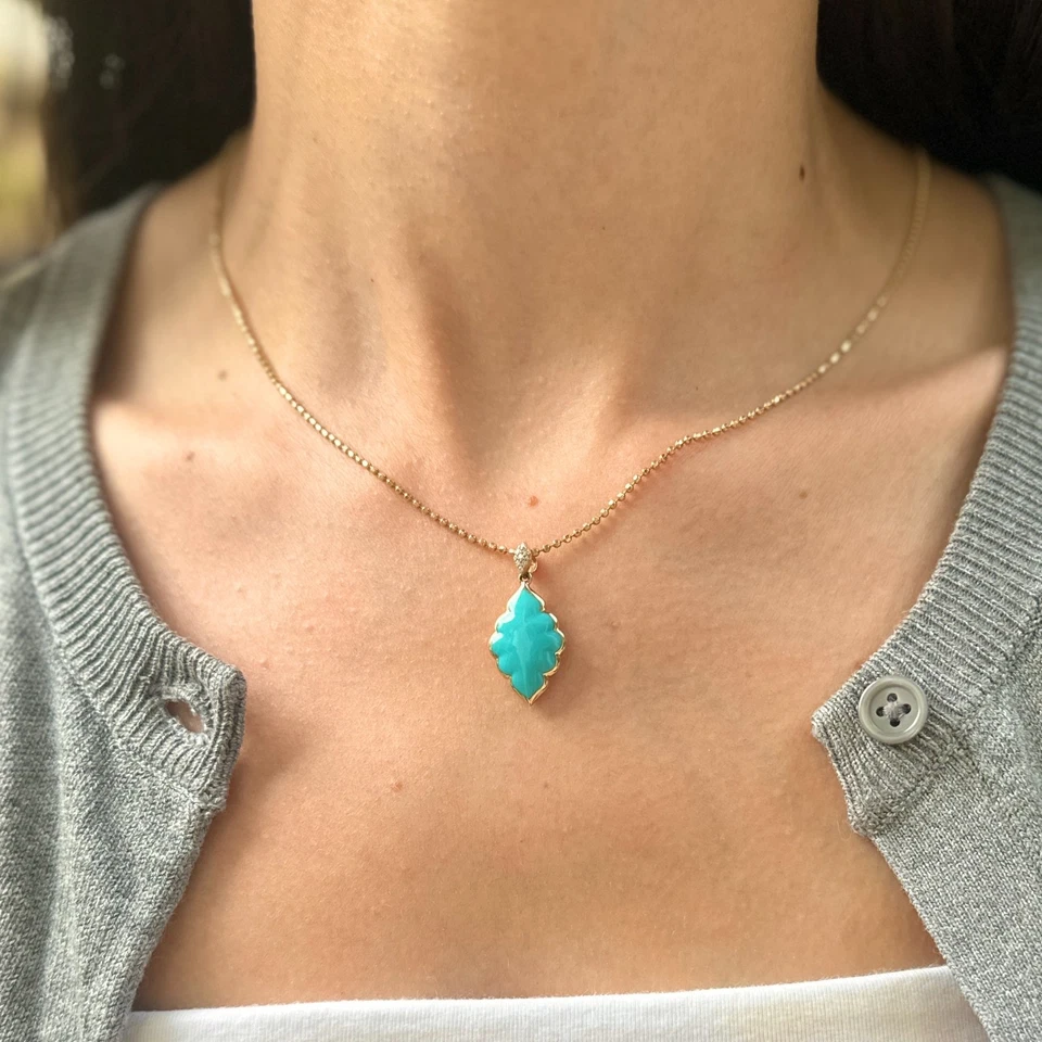 Colgante Kabana Oro Amarillo 14KT Forma Única Turquesa y Diamante Redondo Foto 2 de 4