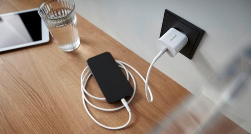 Intenso Power Adapter W20C, USB-C Charger with 20 Watt, White - 第 3/7 張圖片