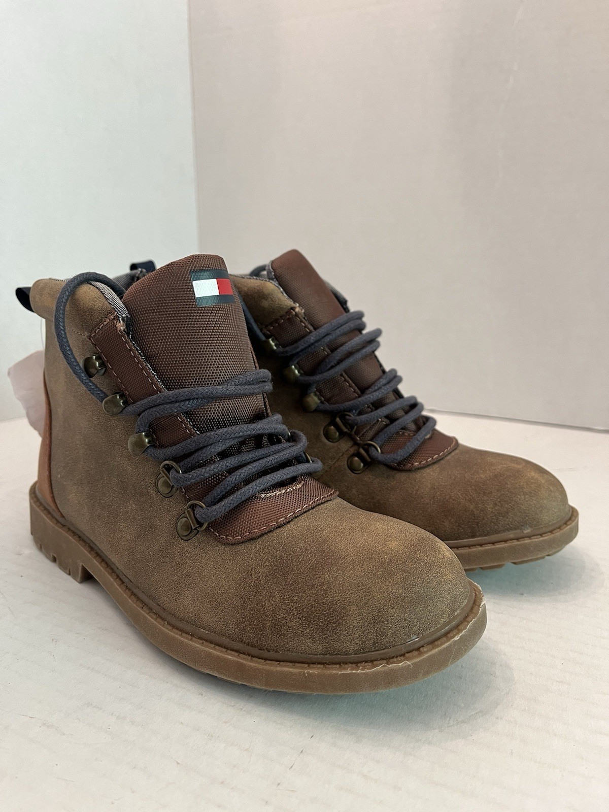 Tommy Hilfiger Kids Cognac Hiking Boots Size 2 for Boys