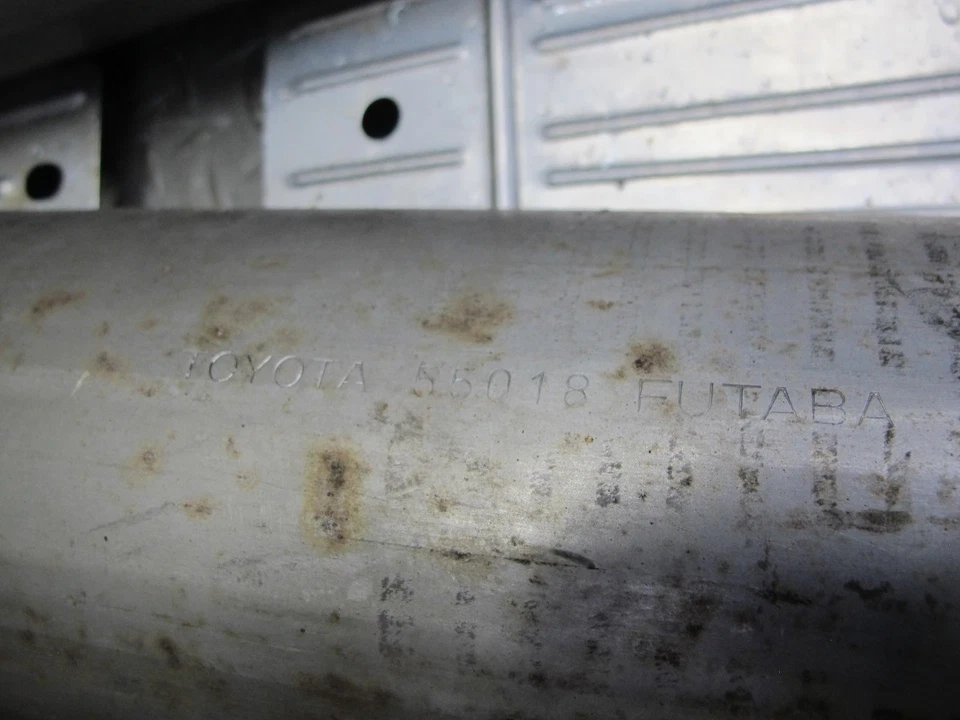 01-06 LEXUS LS430 UCF30L CENTER EXHAUST PIPE OEM - Image 4 of 4