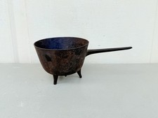 Antiguo posnet de hierro fundido con patas de hogar sartén olla puerta marca lote #2