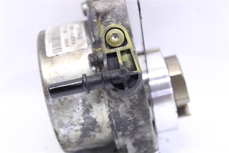 VACUUM PUMP Maserati Quattropo 2014 14 1094326