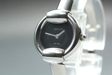 [MINT] Vintage Gucci 1400L Silver Black Dial Round Quartz Women`s Watch JAPAN