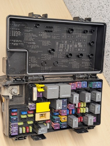 ✅ 2014 Dodge/Chrysler Caravan TIPM Totally Integrated Fuse Box 68217405AB - Picture 11 of 16