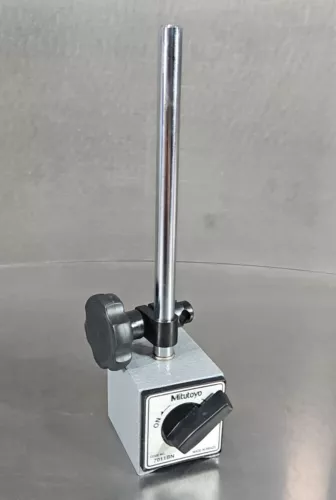 Mitutoyo 7011BN Magnetic Stand Indicator Holder.                          6D-12