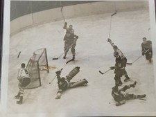 HOF!!!  Rare 1939 Original Hockey photo. Americans vs Rangers Hooley Smith, Kerr