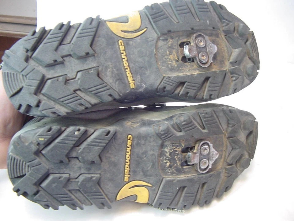 ZAPATOS DE CICLISMO CANNONDALE SIN CLIP CON TACOS SM-SH51 - PARA HOMBRE TALLA 8,5 Foto 4 de 4