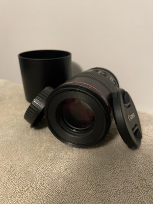Canon EF 100mm F/2.8L IS USM Macro Lens + lens hood