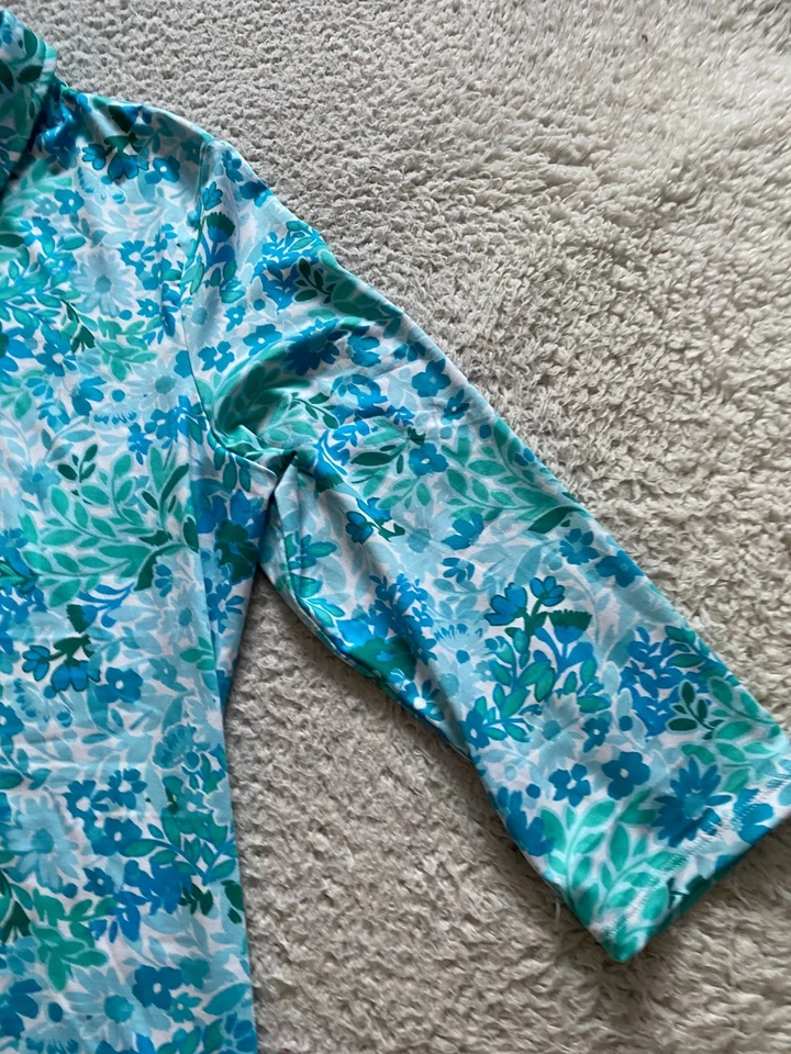 Blusa Croft & Barrow Mujer Floral Manga 3/4 Cuello Multicolor Pequeña PM Foto 2 de 4