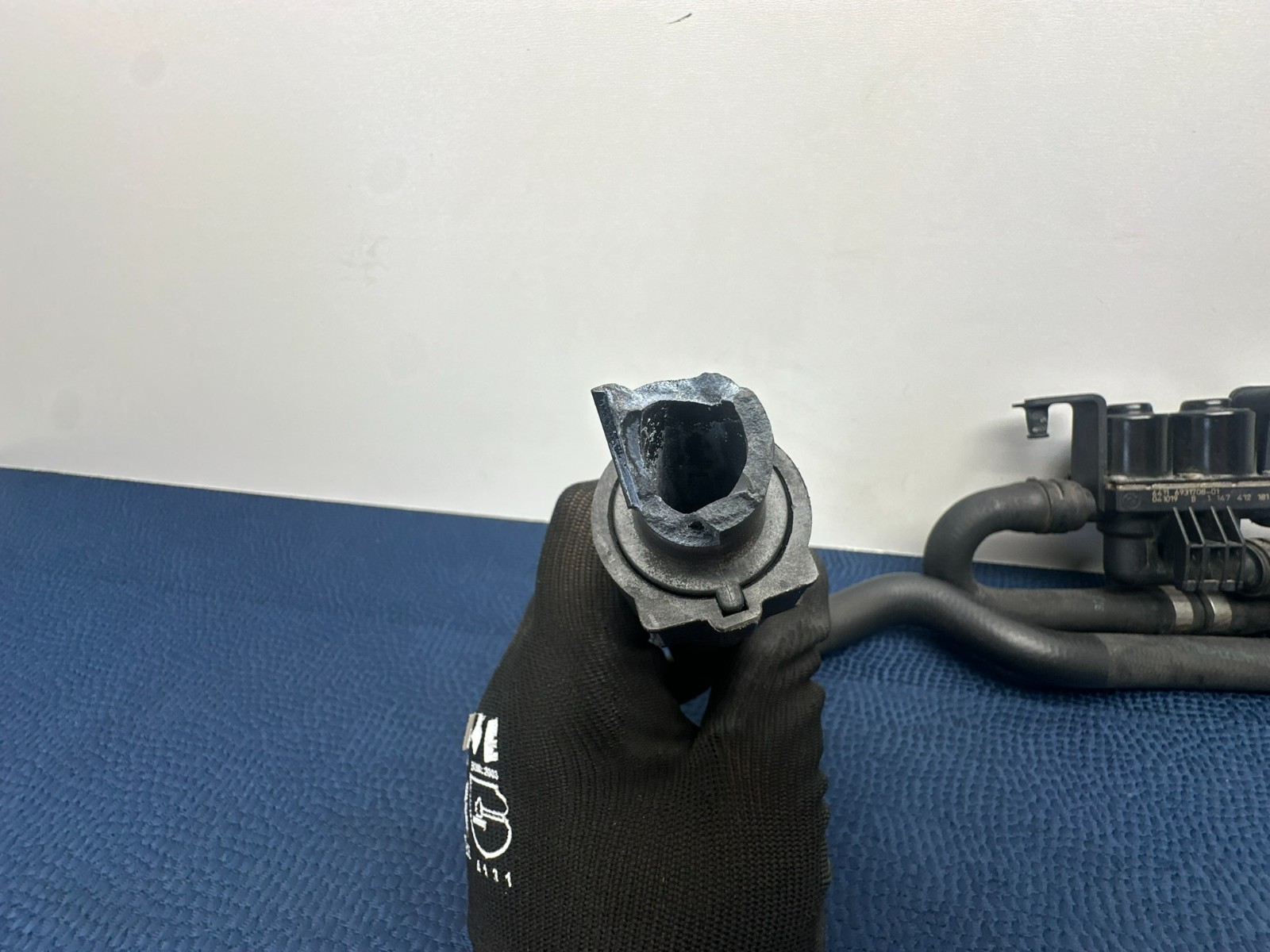02–11 BMW X5 540i 740i Air Conditioning Water Heater Control Valve Unit BS11 OEM