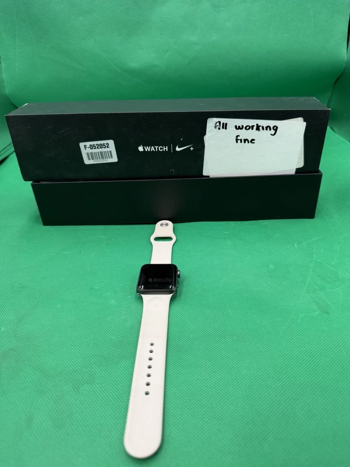 Apple Watch Nike+ Series 2, photo 2 of 5