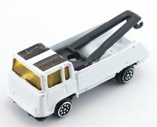 Regent Products White Wrecker about 2-3/4" Long for Model Railroad Scene