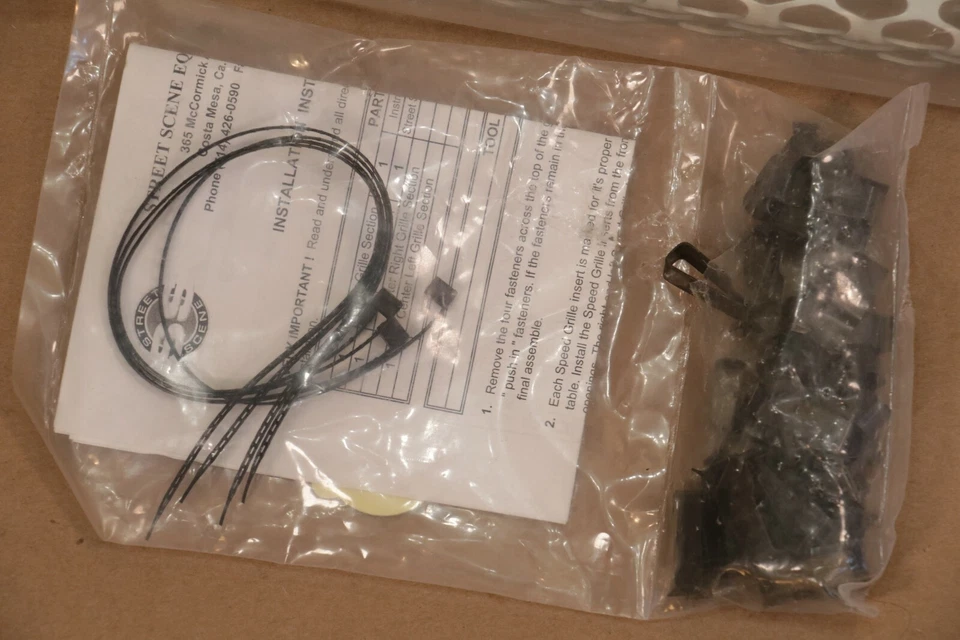 Parrilla principal inserciones velocidad Ford F-150 Excursion 950-77760 6 piezas 95077760 Foto 2 de 4