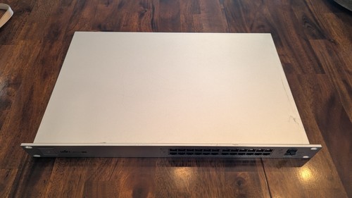 Ubiquiti Networks UniFi Switch 24-Ports PoE 1000Mbps Switch - Photo 2/7