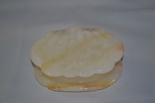 Vintage Alabaster Sea Shell Clam Shaped Trinket Box Hinged Small Jewelry Box - Picture 1 of 4