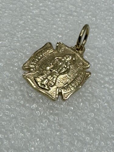 Dije colgante Saint Florian de oro amarillo liso de 14 K, Maker Creed - Imagen 3 de 6