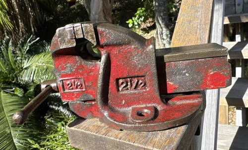 Vintage DAWN 2 1/2” Bolt on Vice, Australia, Bench old tool Metal Heritage red