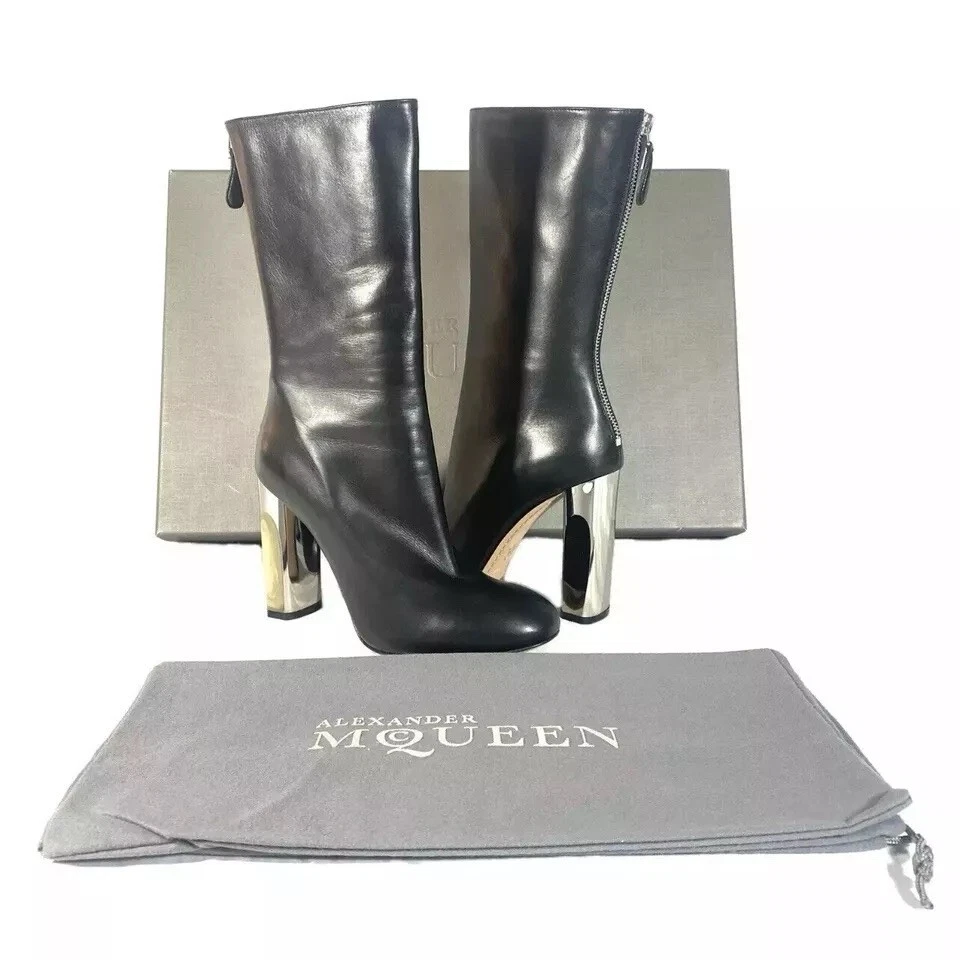 Alexander McQueen stivali da donna in pelle con tacco medio polpaccio neri