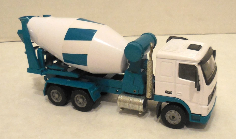 JOAL COMPACT Die-cast VOLVO CEMENT MIXER 1:50 Scale FH12-420 - Image 4 of 4