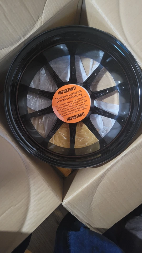 Rueda Kazera KZP descontinuada (cromo con detalles azules) Foto 3 de 4