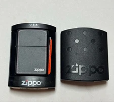 2004 Zippo Black and Red Lighter 218ZB Reg Black/Z BRDR - New