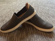 UGG Sammy Slip-On Sneakers SIZE 9