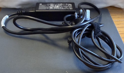HP Genuine 45W Laptop Charger L25296-002 TPN-CA14 19.5V 2.31A UK Plug