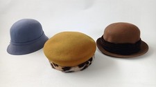 Set di tre cappelli in feltro da donna vintage
