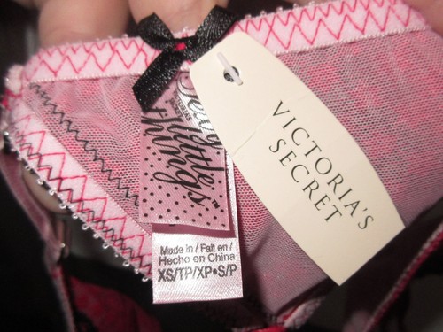 Vintage 2010 Collection Red/Pink Lined/Black VICTORIA'S SECRET Garter Belt~ XS/S - Picture 3 of 4