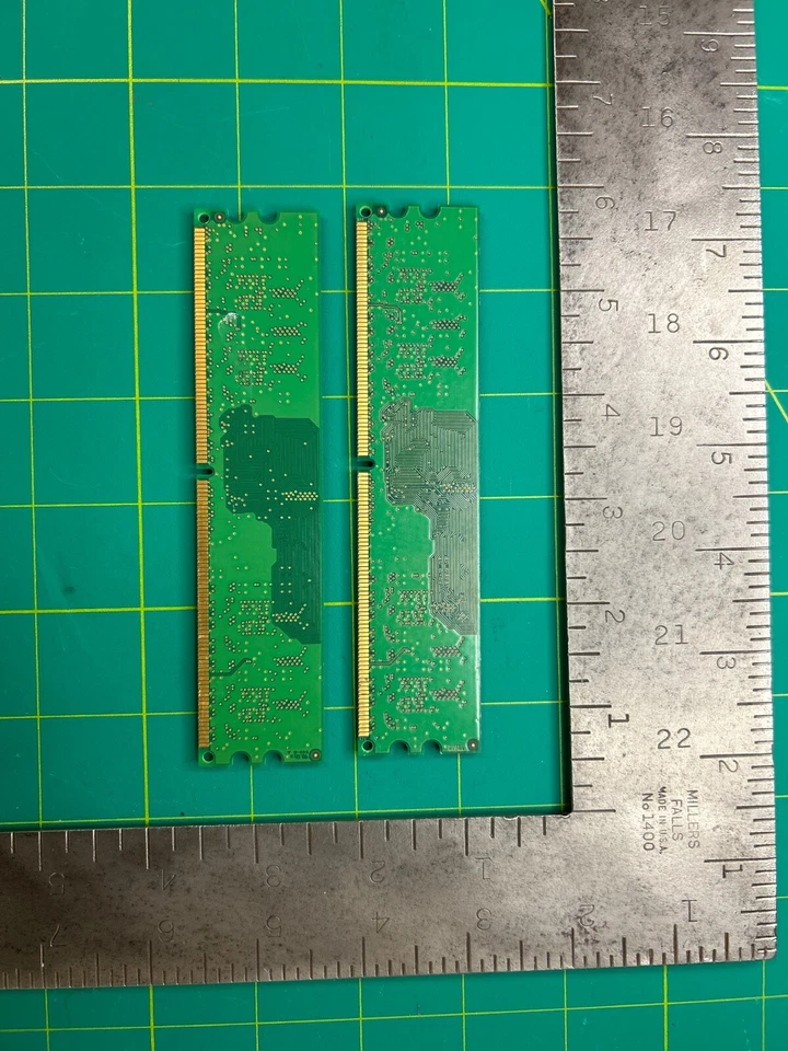 Samsung M378T3354CZ0-CD5 RAM Memory 256MB 1Rx16 PC2-4200U-444-12-C1 - Lot of 2 - Image 2 of 2