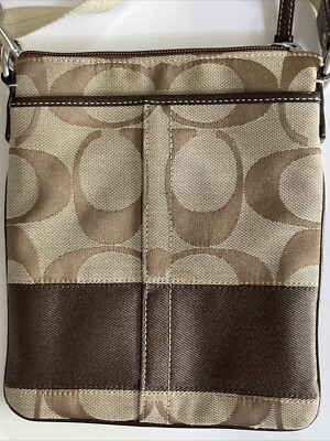 COACH Signature C Logo Crossbody Swingpack Bag Purse Brown 9 COACH Signature C Logo Crossbody Swingpack Bag Purse Brown 9