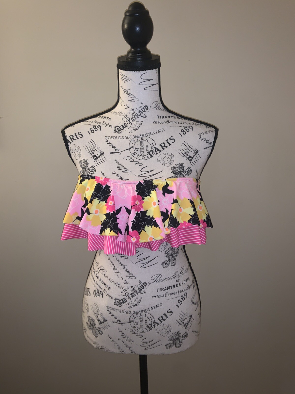 Urban Sea Multicolor Floral Ruffle Bikini Top, Size S Gem