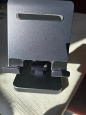 BYEASY USB C Hub with Stand 7 in 1 Docking Station